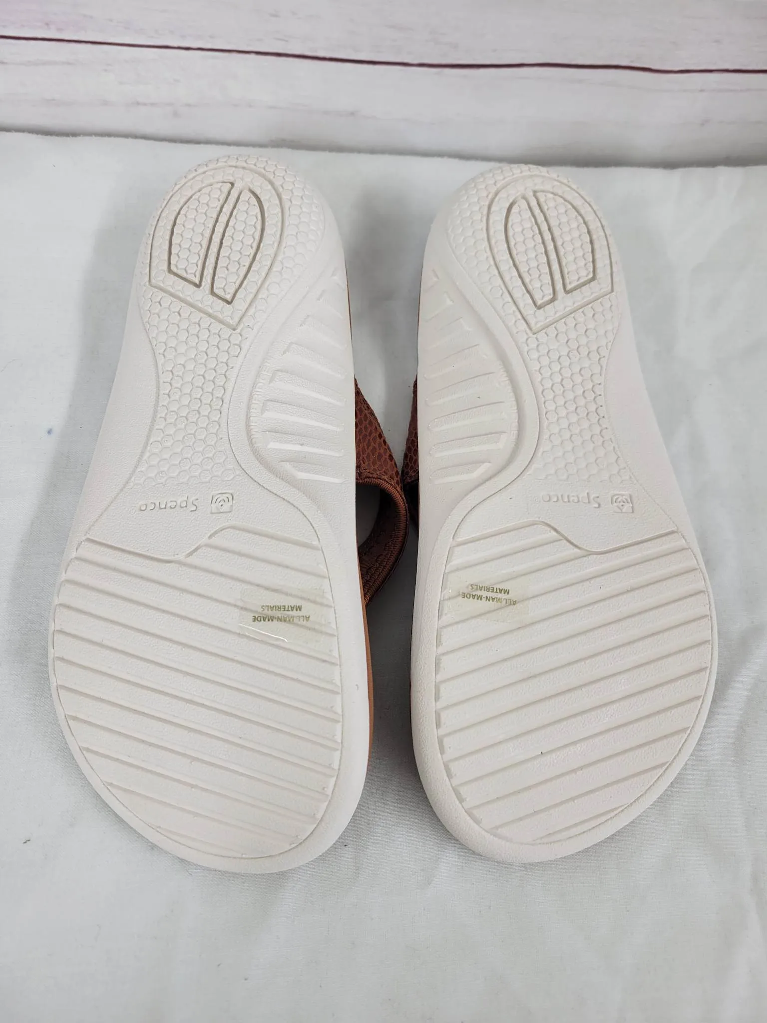 7M SADDLE BROWN A396273 Spenco Orthotic Thong Sandals - Yumi Gecko