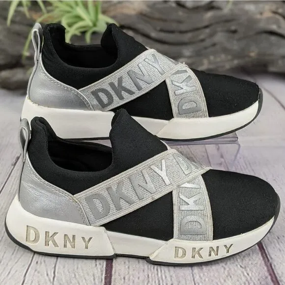 DKNY Little Girls Maddie Stretch Sneakers