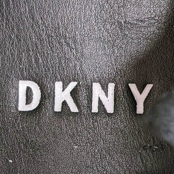 DKNY Little Girls Maddie Stretch Sneakers