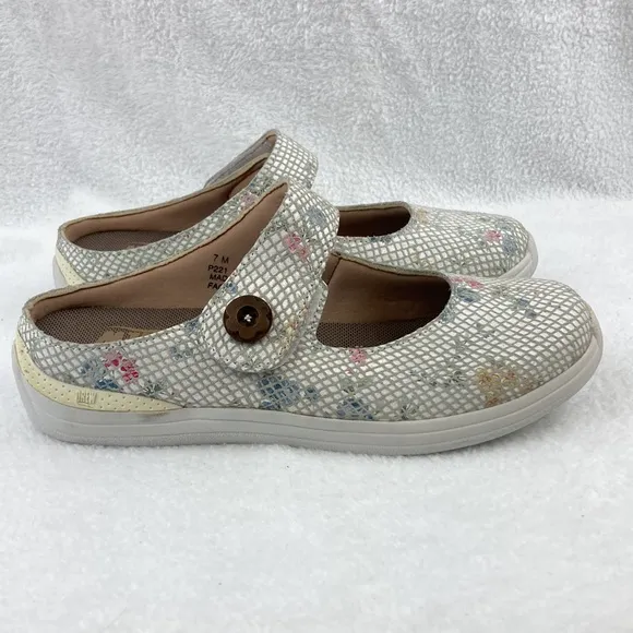 Drew Shoe Women’s Leather Juniper Clogs sz 7 NWOB