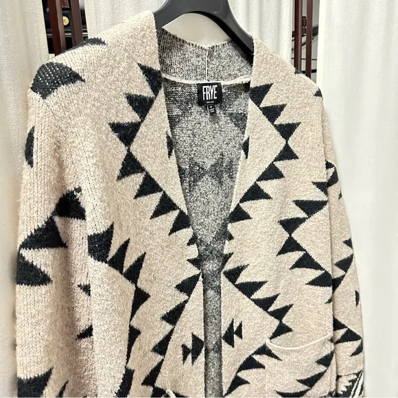 Frye Women's Cozy Aztec Southwestern Print Cardigan Bon Fire Ready M