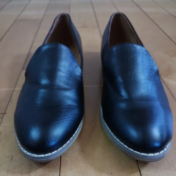 Indigo Rd Irhani Black Vegan Leather Loafers