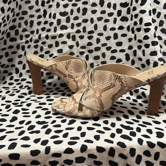 Johnston &amp; Murphy Carrie Snakeskin Print Sandals Women's sz 7.5