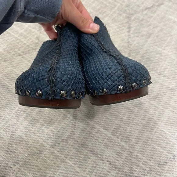 Kelsi Dagger Jhett Leather Clogs Blue sz 7.5