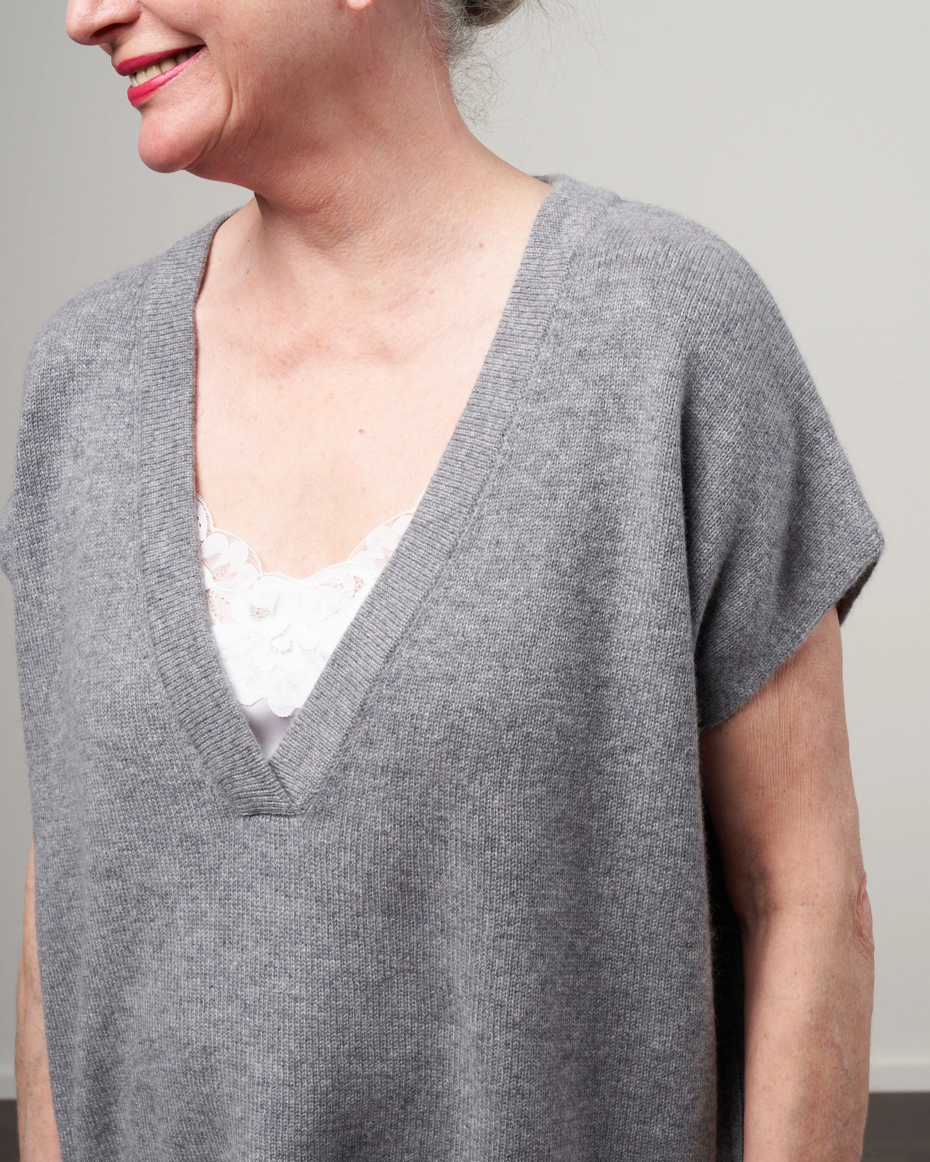 linn vest - grey