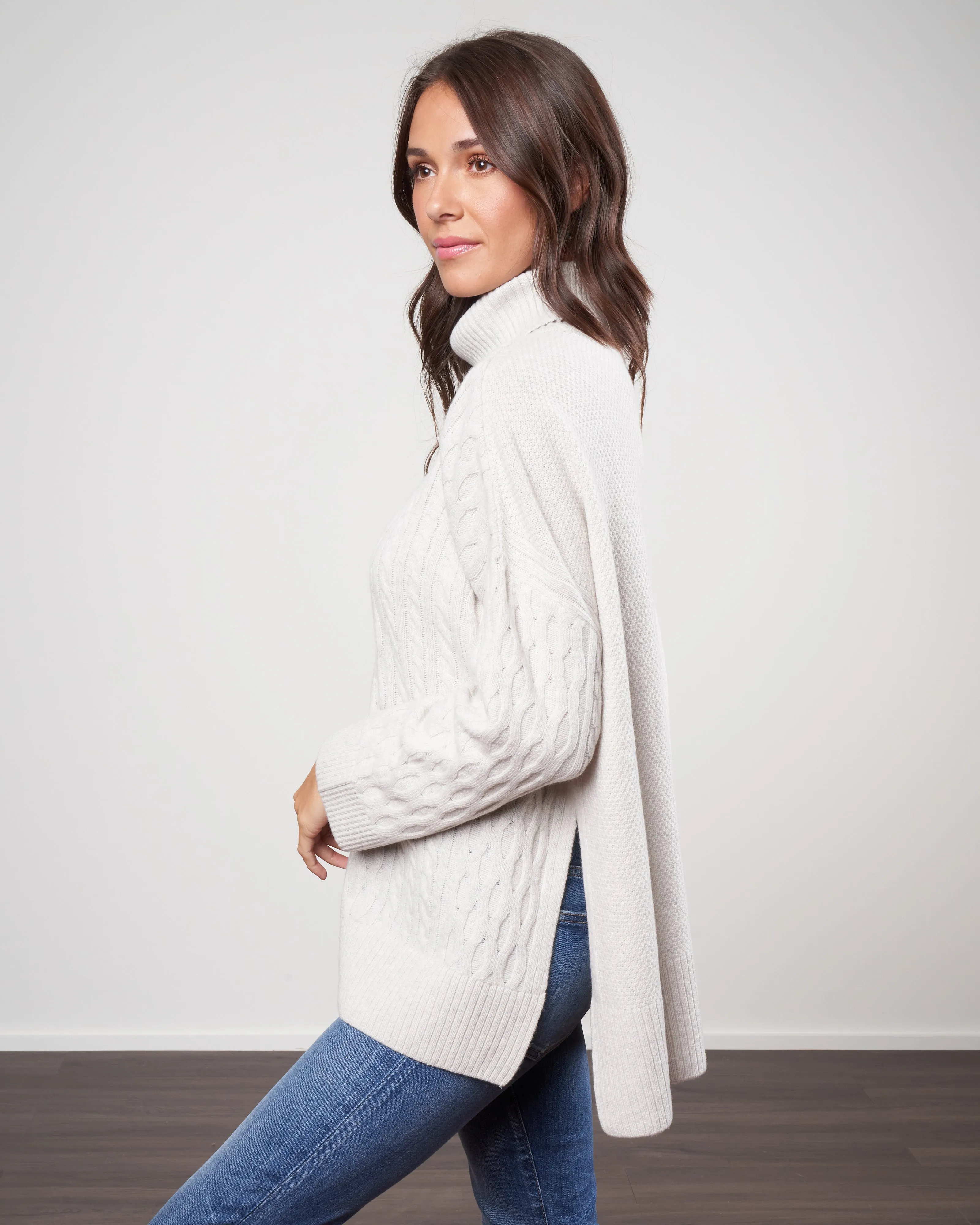 maybury cape - pale grey