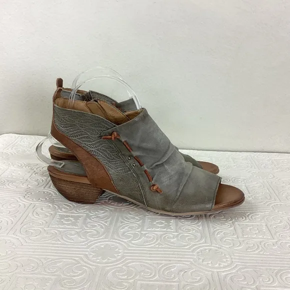 Miz Mooz Gray Brown Leather Open Toe Sandals Boho
