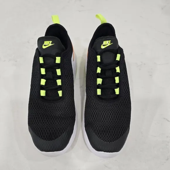 Nike Boys Air Max Motion 2 Running Sneakers Youth Size 5Y