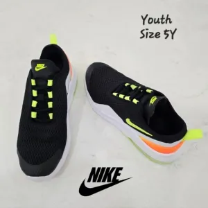 Nike Boys Air Max Motion 2 Running Sneakers Youth Size 5Y