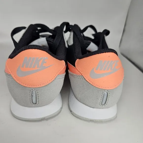Nike MD Valiant Low Grey Atomic Pink Sneaker SZ 4.5Y