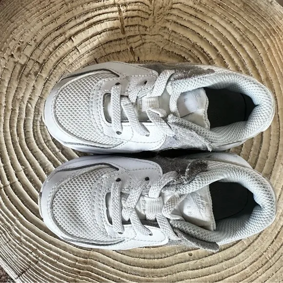 NIKE Toddler Air Max Excee Unisex White/Blue/Gray Sneakers Size 7C