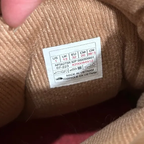 North Face Chilkat size 1‎ youth winter boots