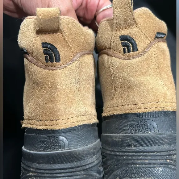North Face Chilkat size 1‎ youth winter boots
