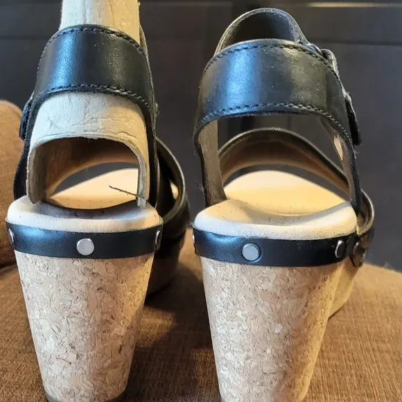 NWT Clarks Ultimate Collection Stylish Black Wedge Sandals