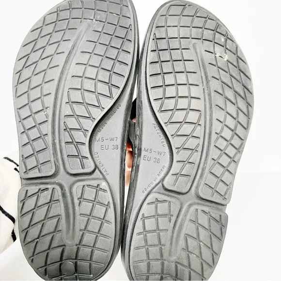 OOFOS OOrginal Men’s Sandals Flip Flop Black Size 5