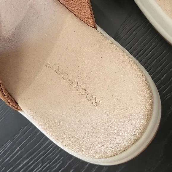Rockport Sandals Flip Flops 7.5 W Sandals Tan Leather MTM Sport Thong