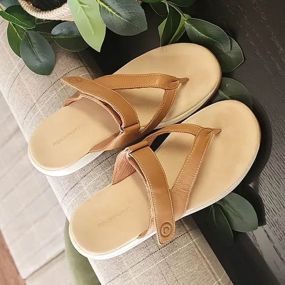 Rockport Sandals Flip Flops 7.5 W Sandals Tan Leather MTM Sport Thong