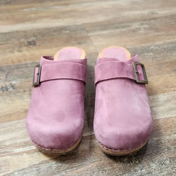 SANITA URBAN CLOGS SIZE 38 &quot;runs large&quot;