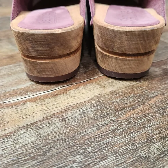 SANITA URBAN CLOGS SIZE 38 &quot;runs large&quot;