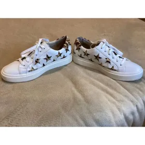 Vaneli Women's Yolen White Nappa Sneakers, Calf Hair Cheetah Print Stars; SZ 9.5