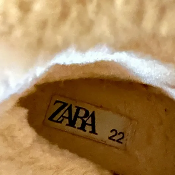 Zara Faux Fur Toddler Boots 🥾